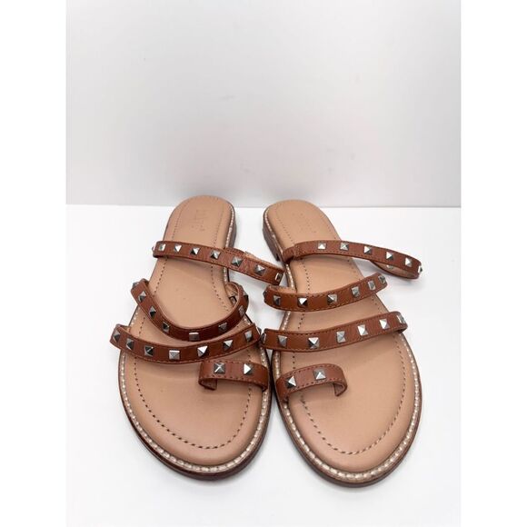 Crevo Sandals Size 7 Tan Leather Upper Womens Open Toe Spike Details Flats - Picture 4 of 7